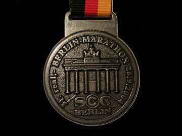 Finisher Medaille 31. Berlin Marathon 2004
