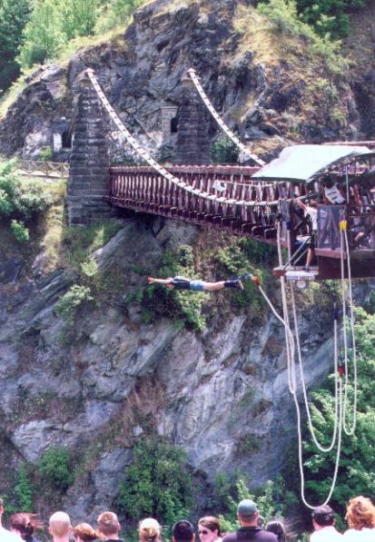 Bungy Jump von der Kawarau Bridge, New Zealand